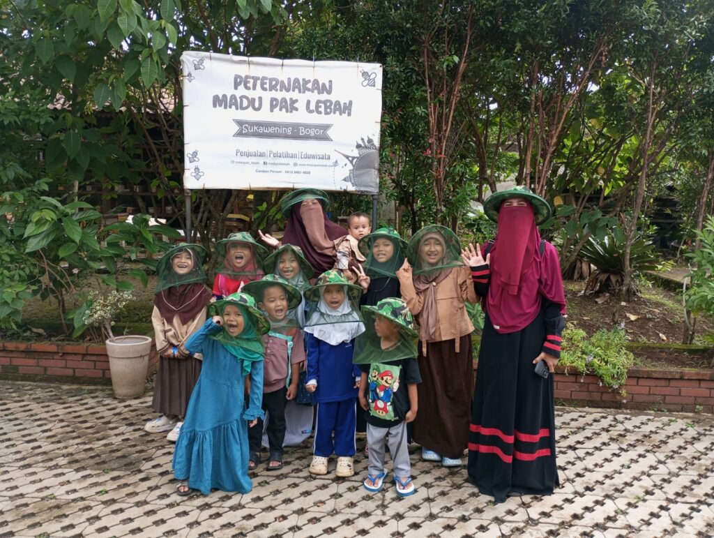 Peternakan madu pak lebah